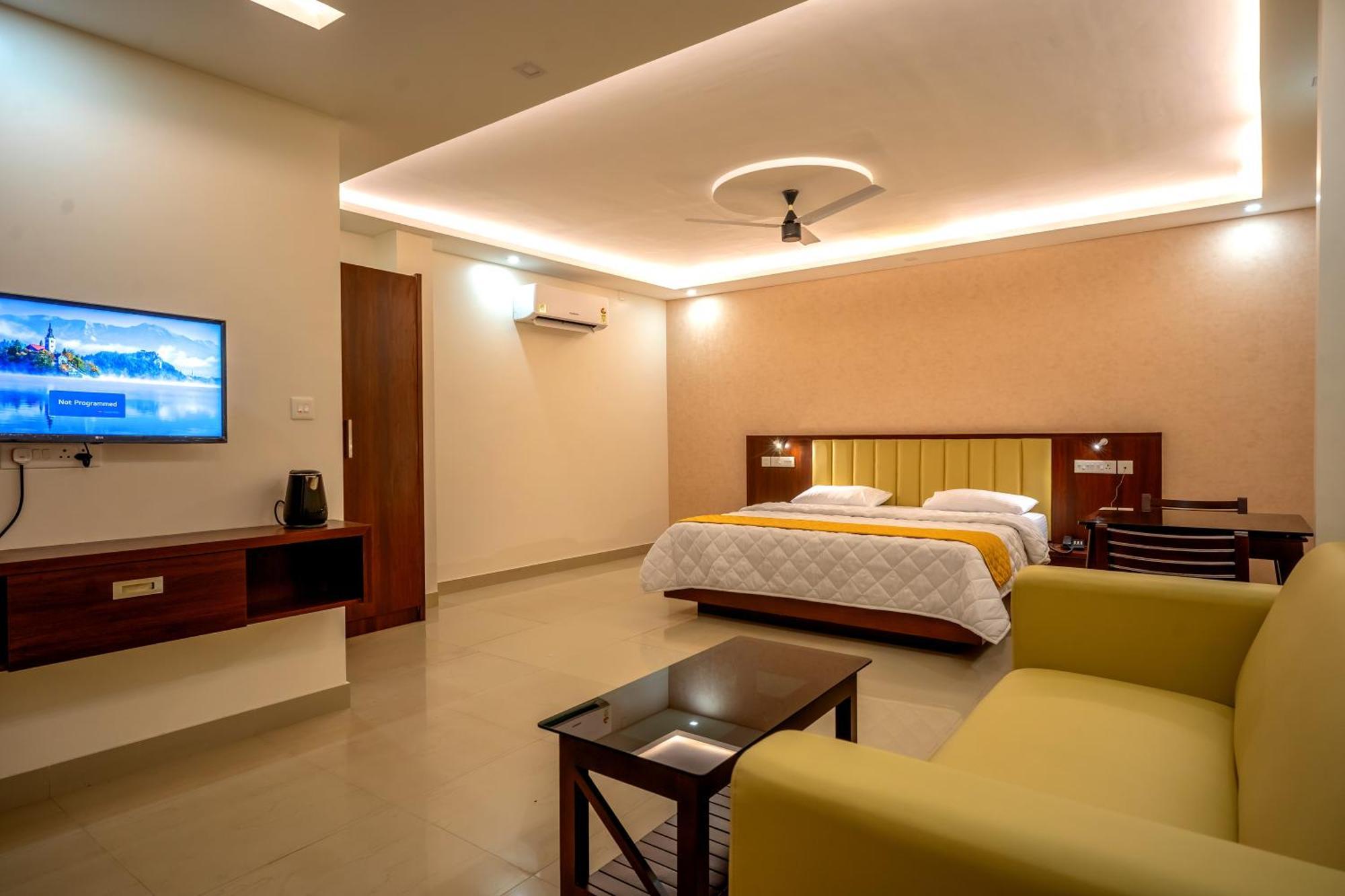 Metro Residency Hotel Tirur Exterior foto